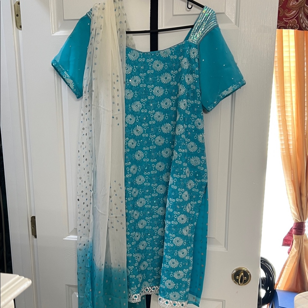 Blue Floral Kurta with White Dupatta